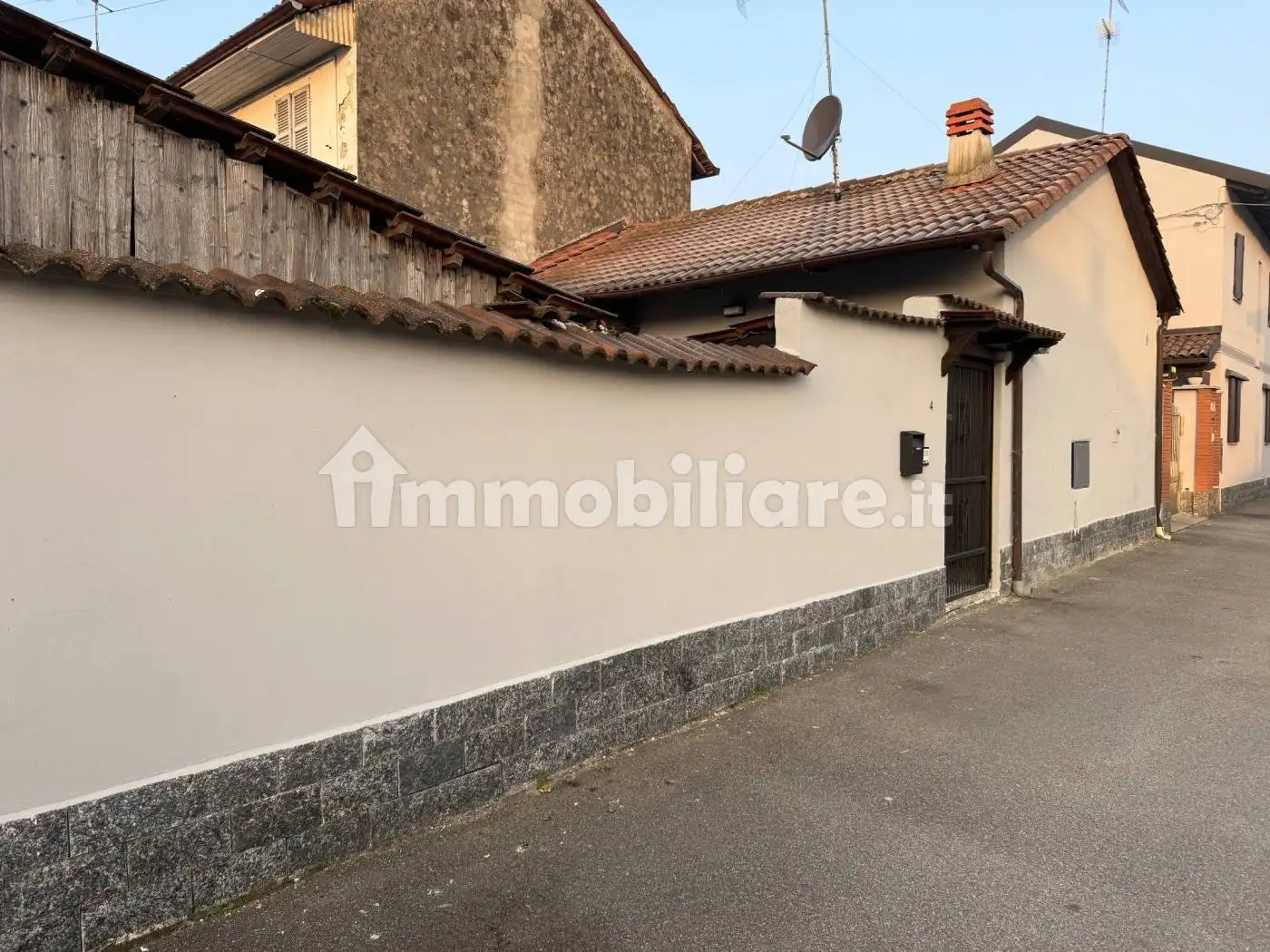 Villa in vendita a Castelnovetto