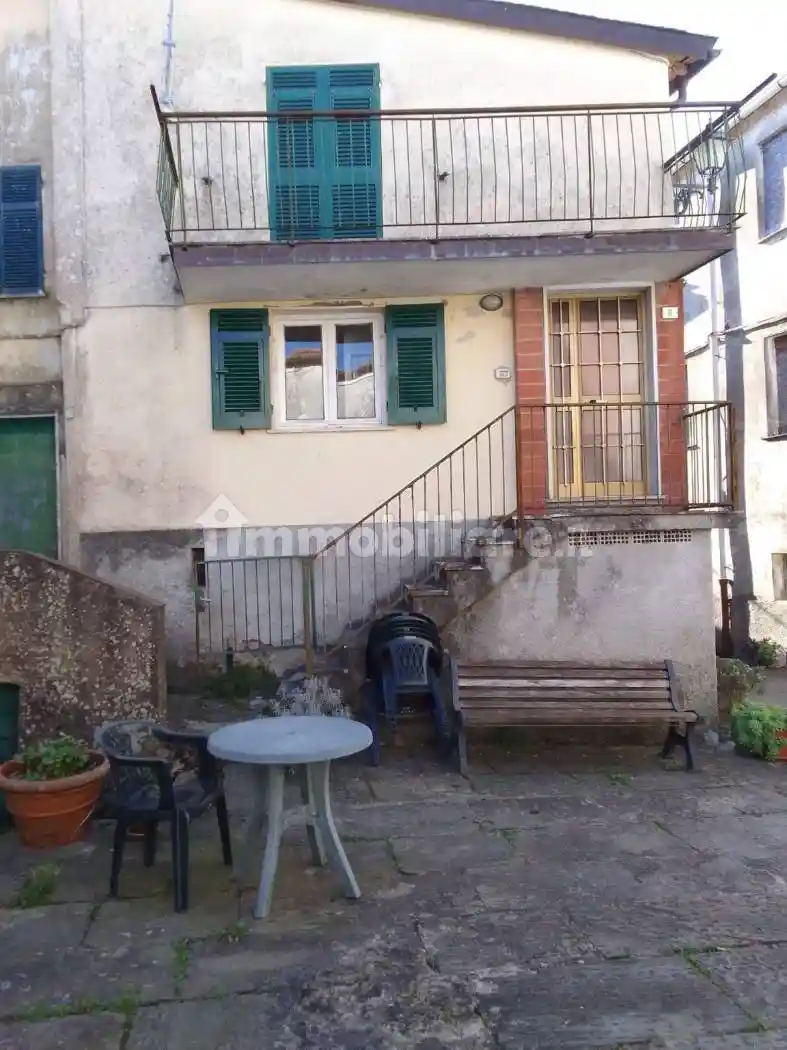 Terratetto unifamiliare piazza della Torre 9, Carrodano - foto 2