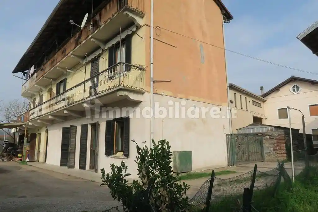 Rustico - Casale in vendita a Fontaneto d'Agogna