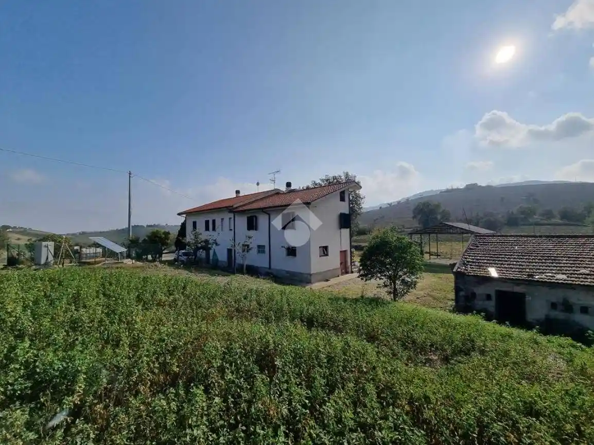 Casa indipendente in vendita a Cellino Attanasio
