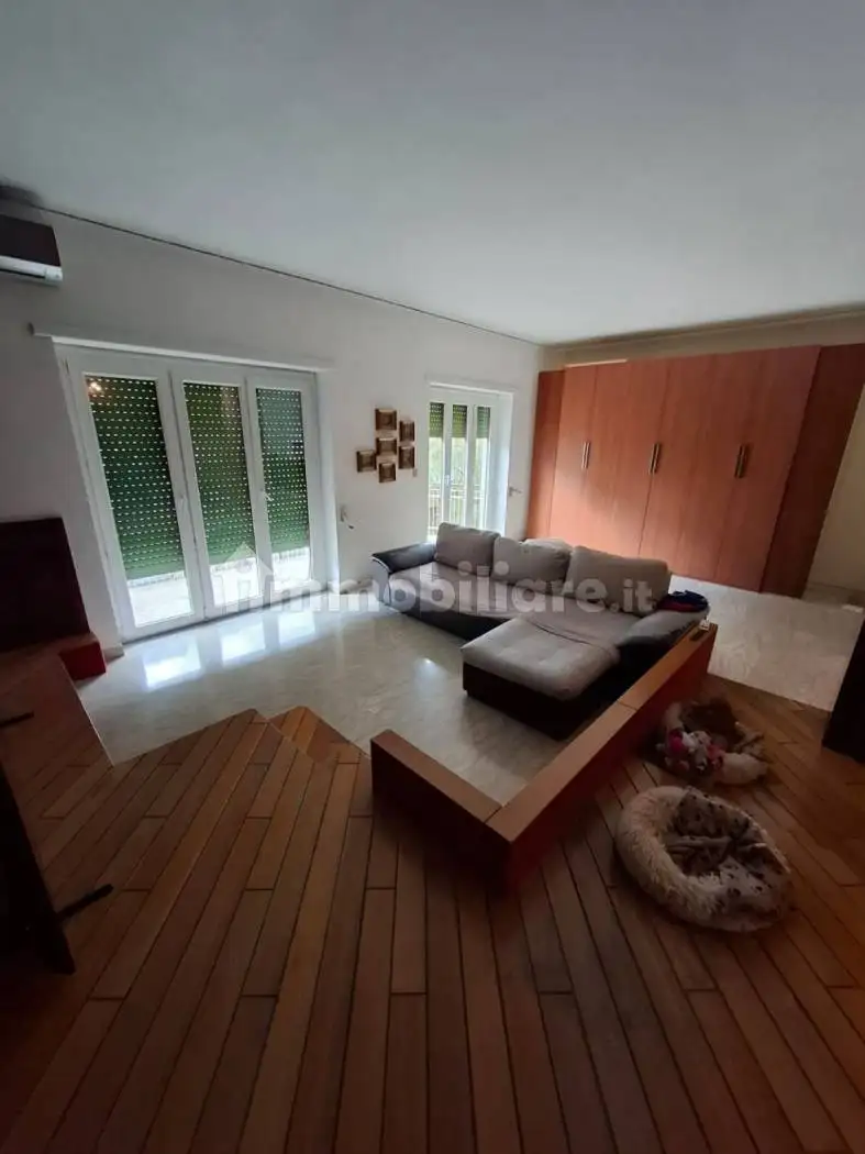 Appartamento in vendita a Napoli