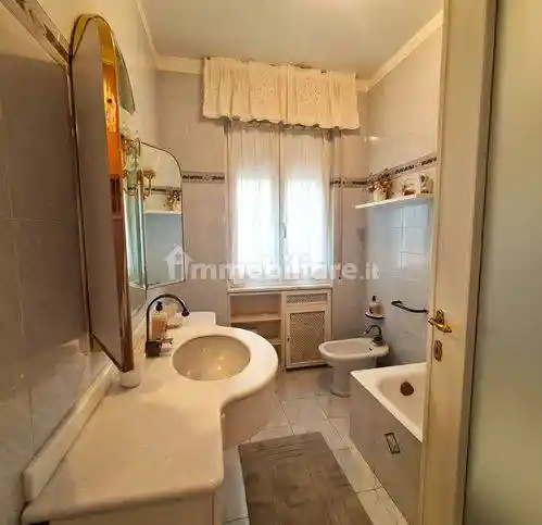 Quadrilocale buono stato, primo piano, Porto Vecchio, Sanremo - foto 5