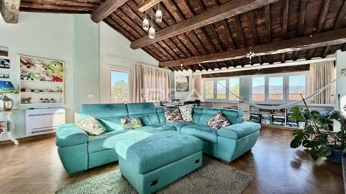 Appartamento in vendita a Lucca