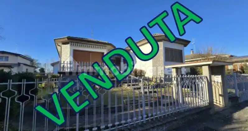 Villa in vendita a Pizzighettone
