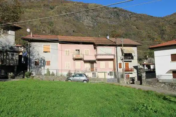 Villetta a schiera in vendita a Varallo