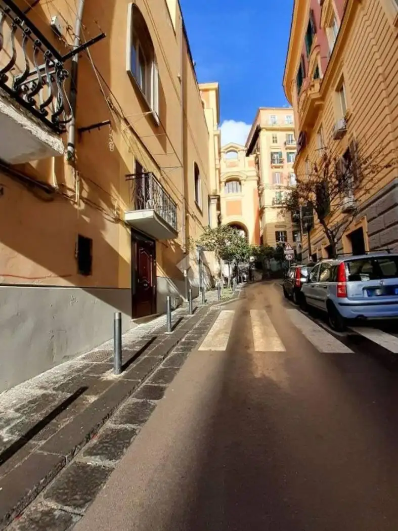 Appartamento in vendita a Napoli