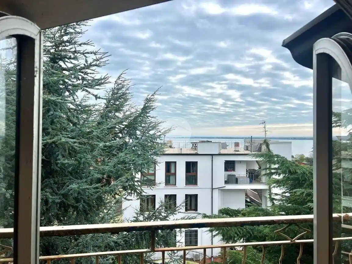 Villa in vendita a Desenzano del Garda