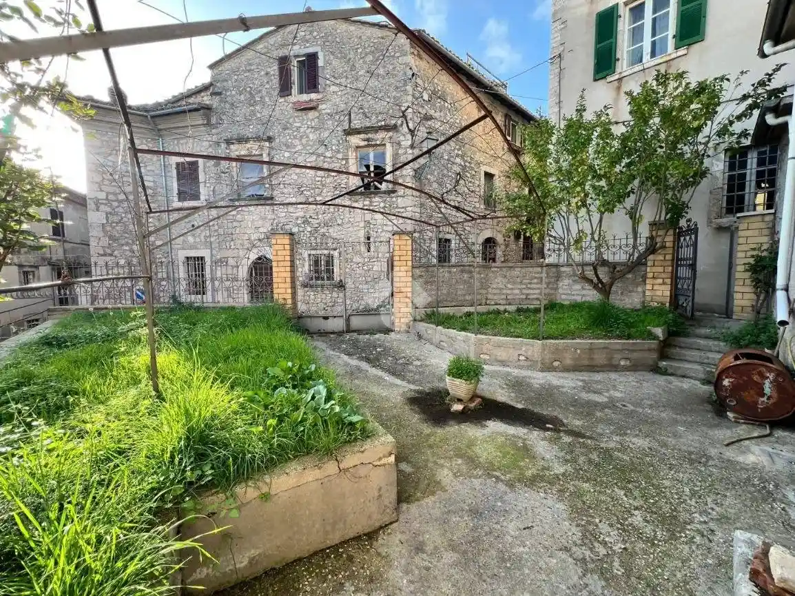 Palazzo - Edificio in vendita a Veroli