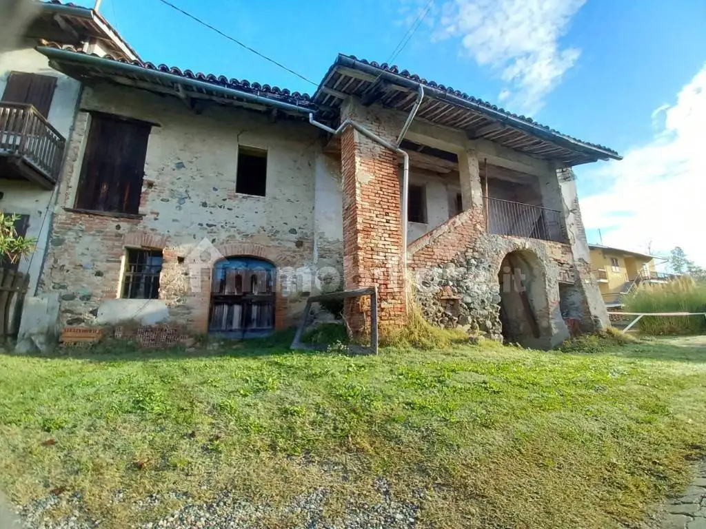 Rustico - Casale in vendita a Albugnano