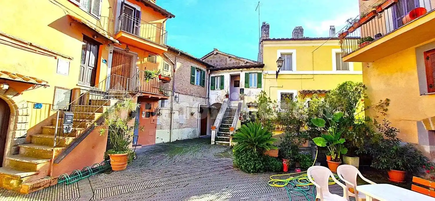 Appartamento in vendita a Corchiano