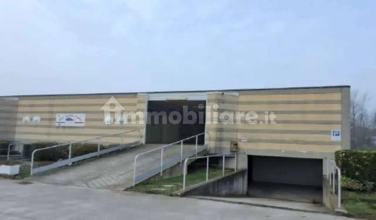 Palazzo - Edificio in vendita a Comacchio