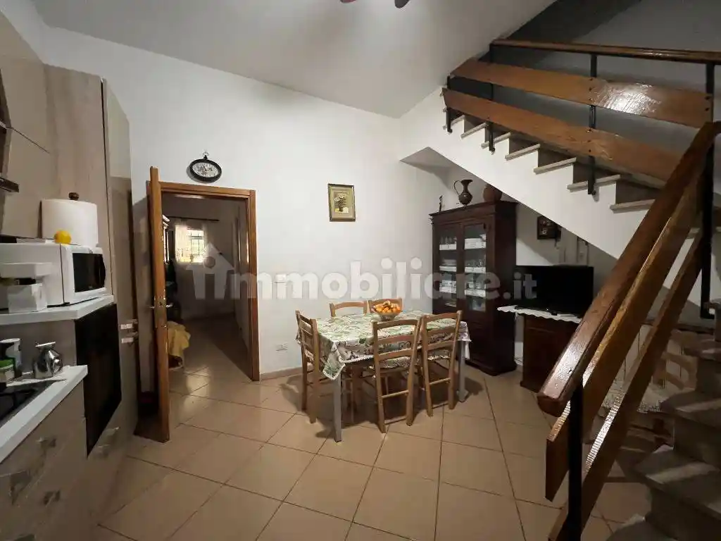 Casa indipendente in vendita a Campi Bisenzio