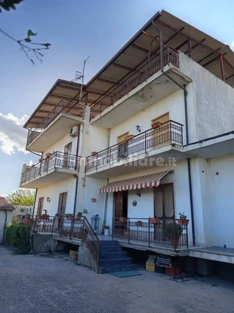Villa bifamiliare, buono stato, 360 m², Locri - foto 5