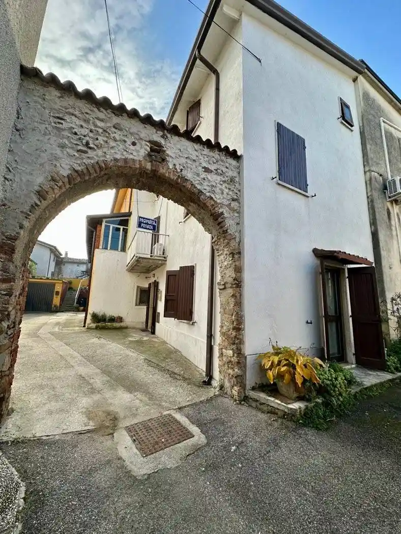 Rustico - Casale in vendita a Castelnuovo del Garda