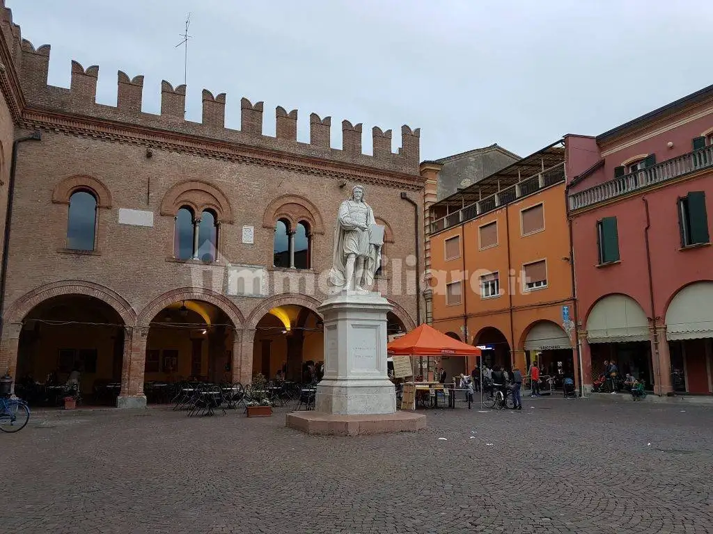 Appartamento in vendita a Cento