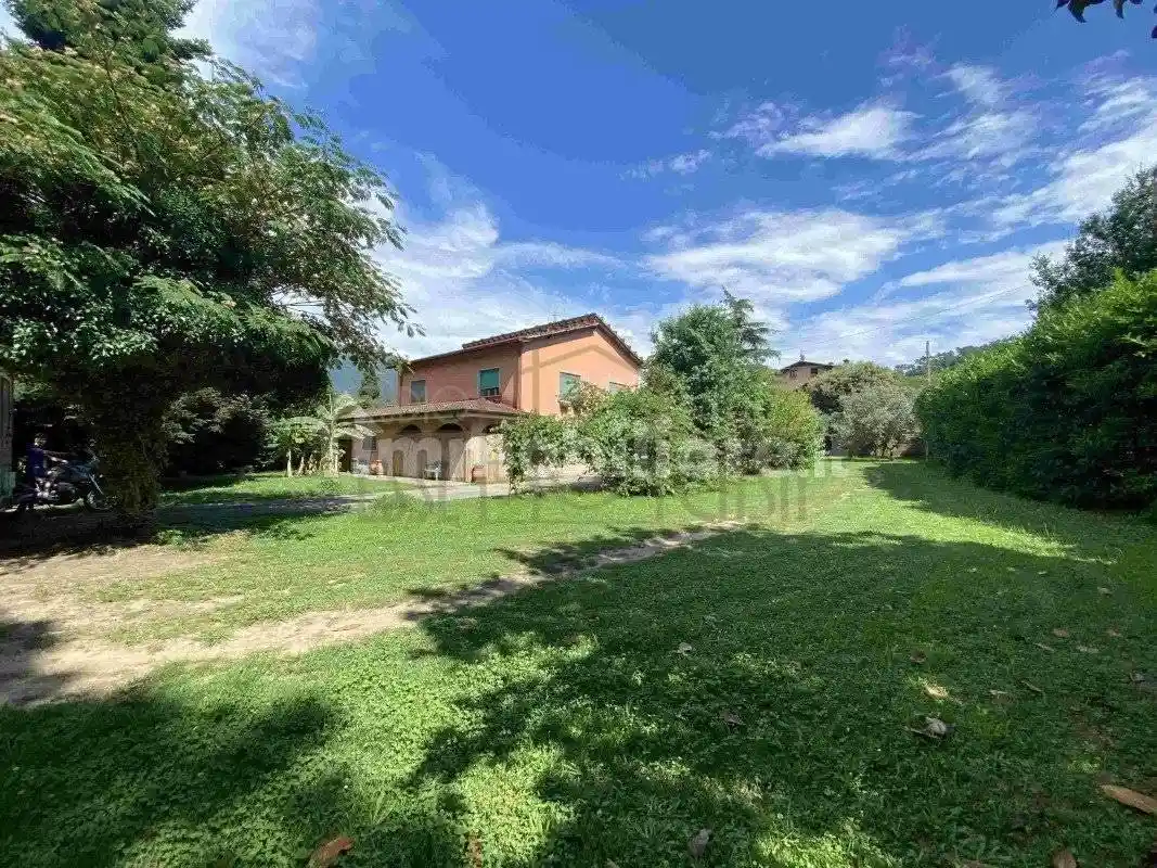 Villa in vendita a Camaiore
