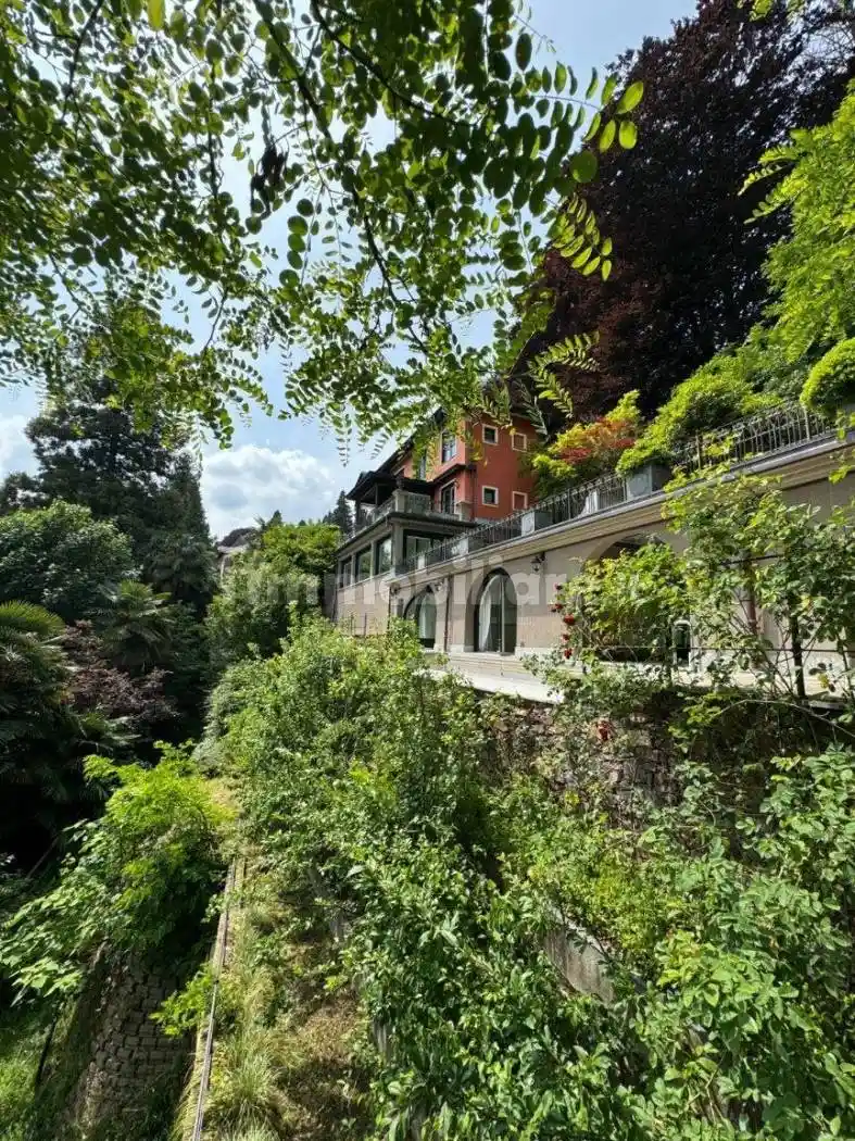 Villa in vendita a Meina