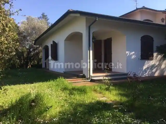 Villa in vendita a Cascina
