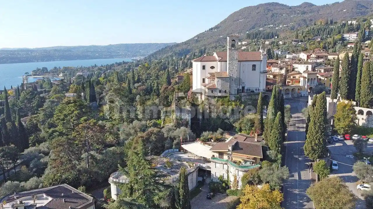 Appartamento in vendita a Gardone Riviera