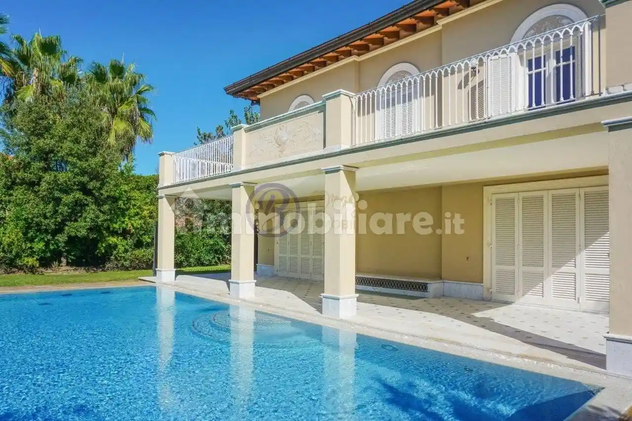 Villa in vendita a Forte dei Marmi