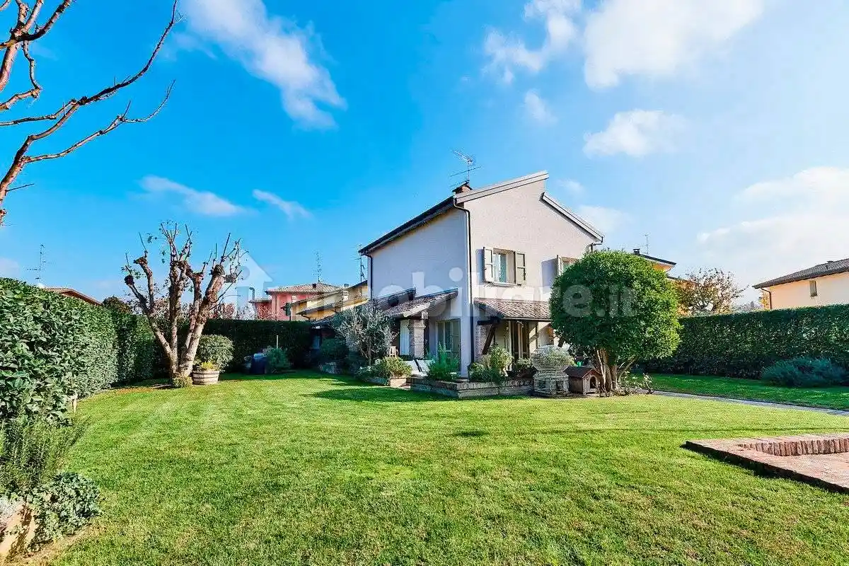 Villa in vendita a Quattro Castella