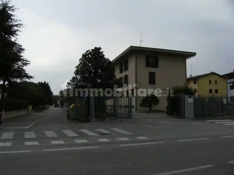 Palazzo - Edificio in vendita a Porcia