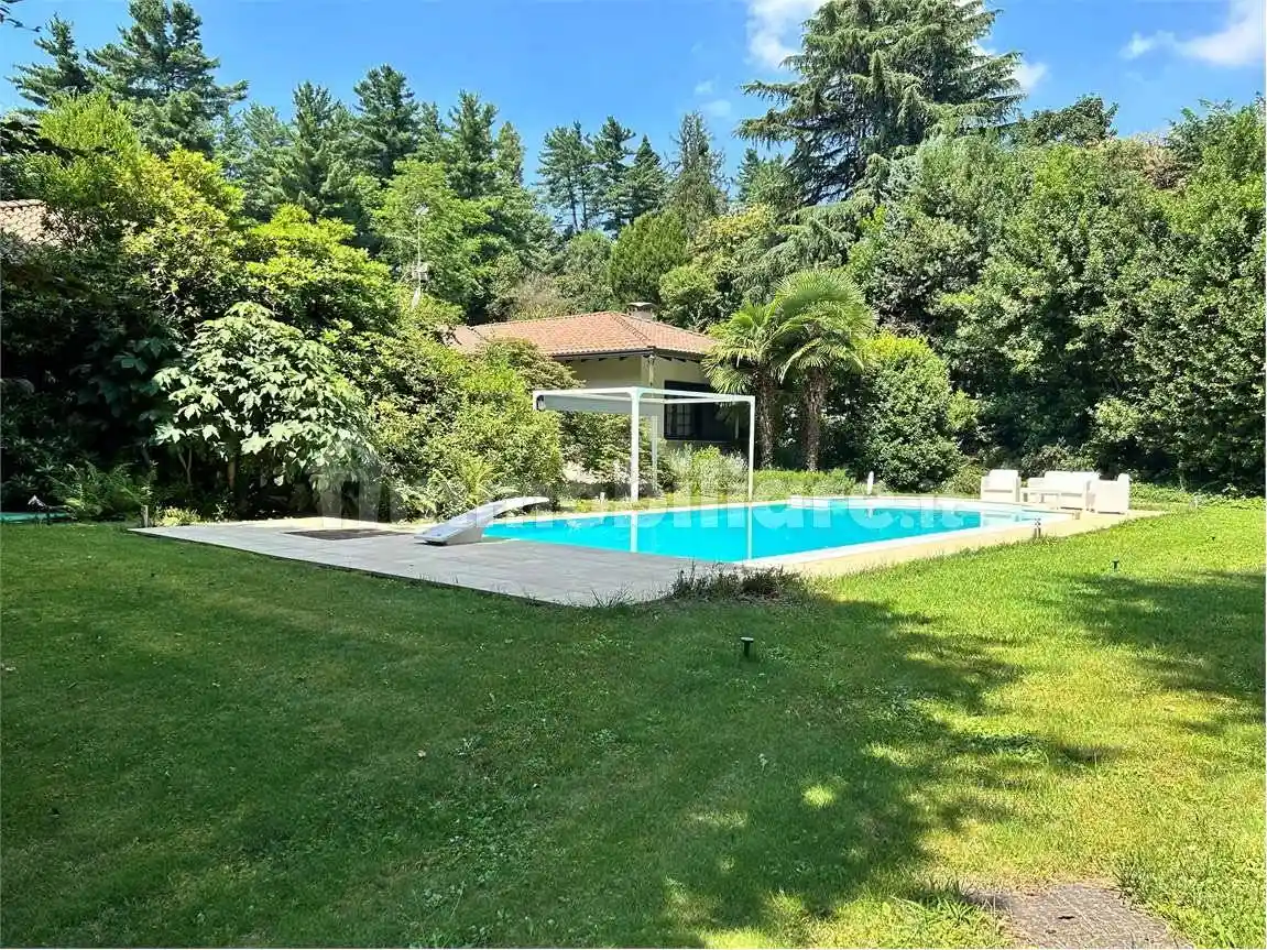 Villa in vendita a Somma Lombardo