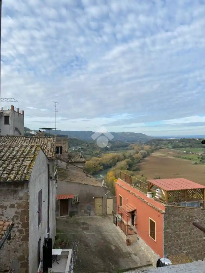 Palazzo - Edificio in vendita a Orte
