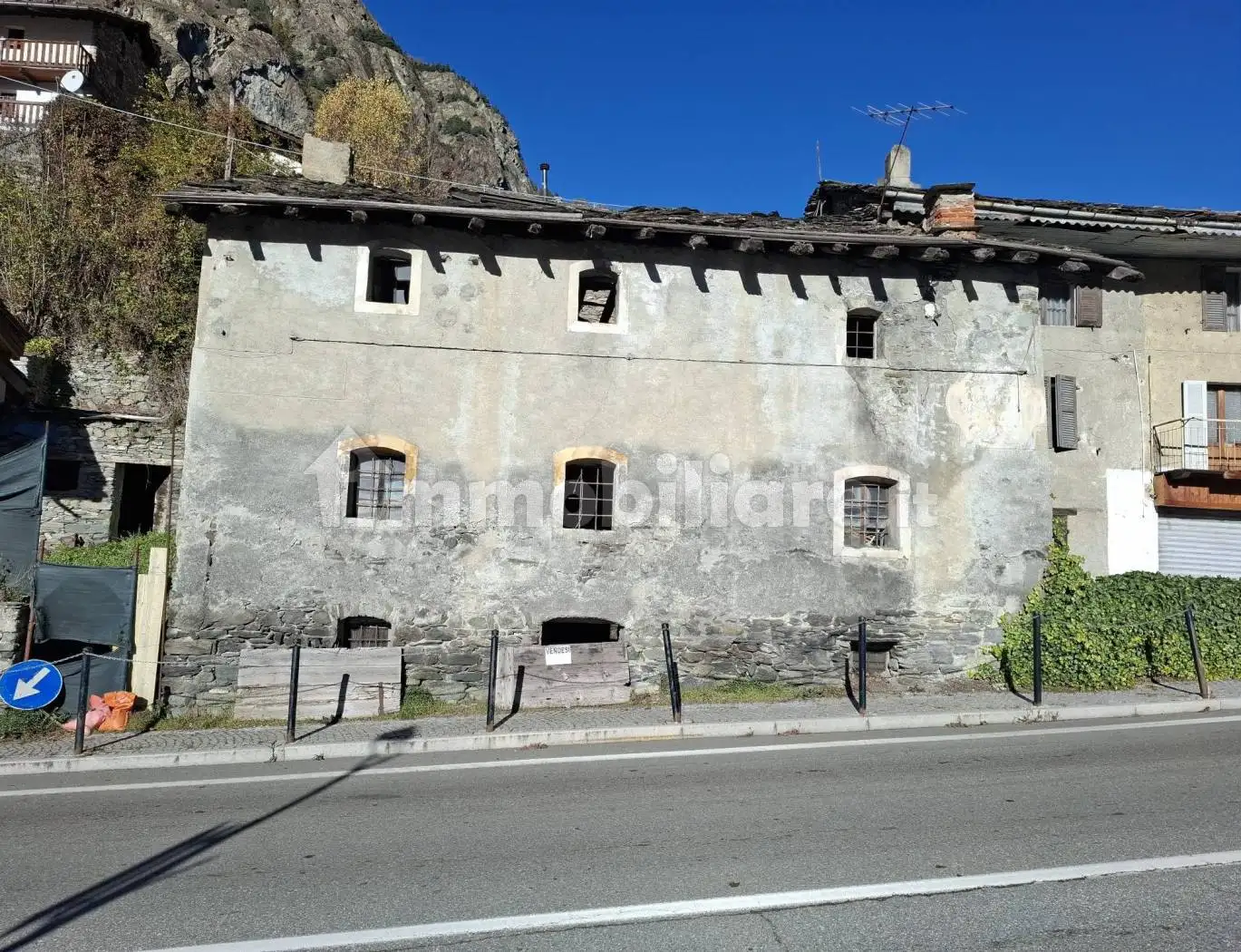 Palazzo - Edificio in vendita a Antey-Saint-Andrè