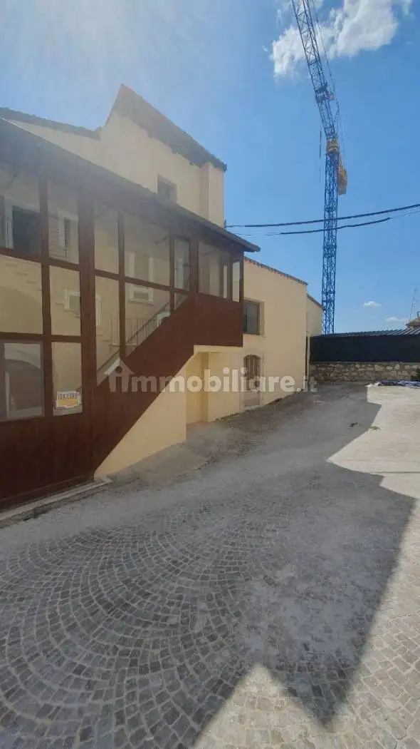 Casa indipendente in vendita a Barisciano