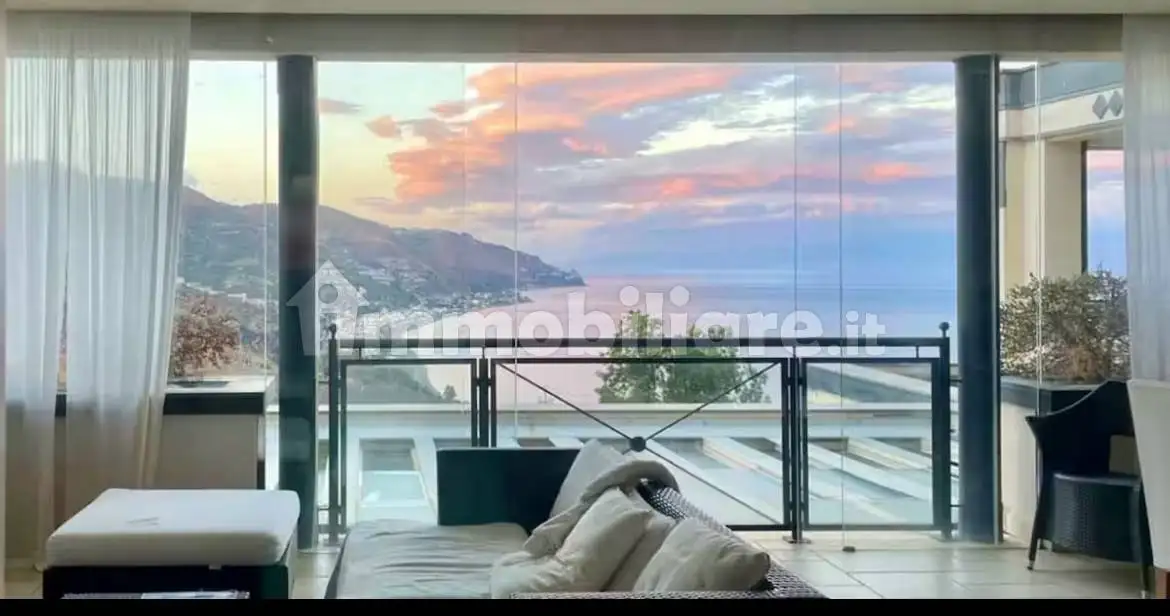 Appartamento in affitto a Taormina