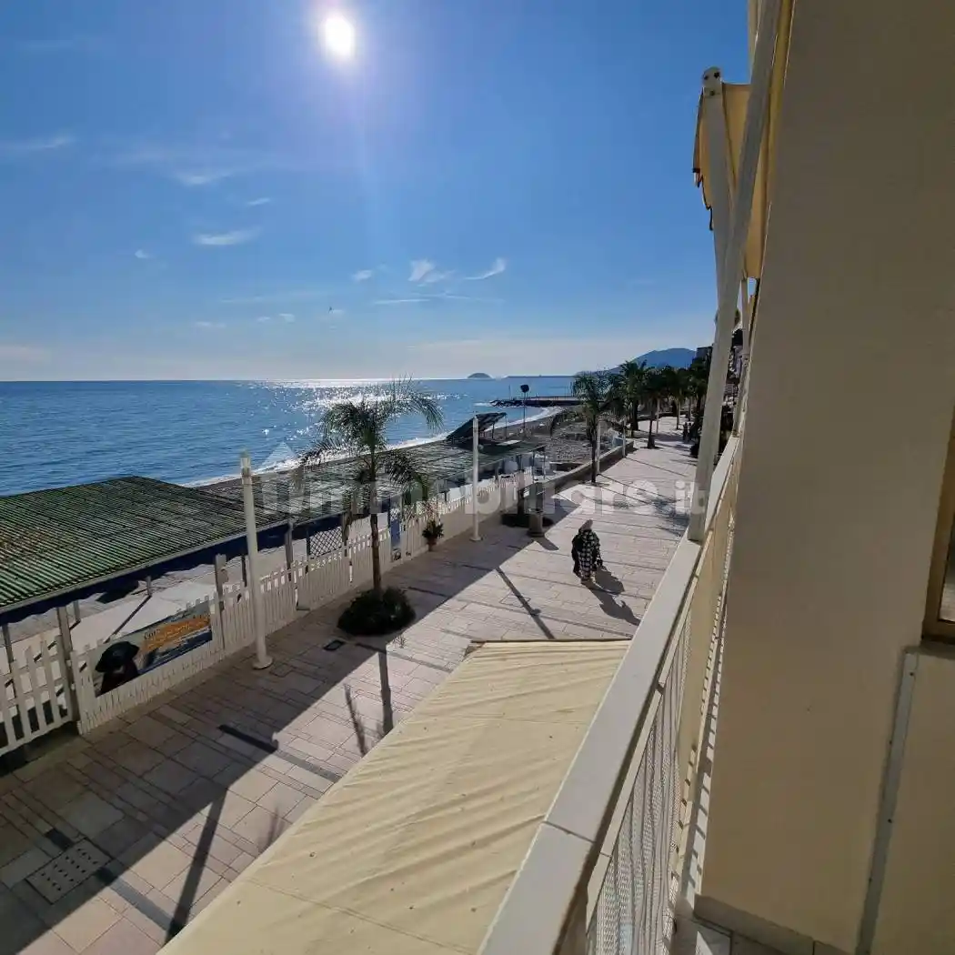 Appartamento in vendita a Borghetto Santo Spirito