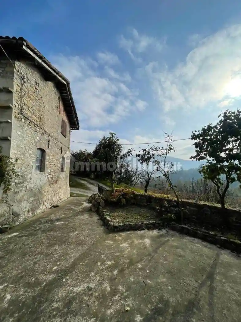 Rustico - Casale in vendita a Travo