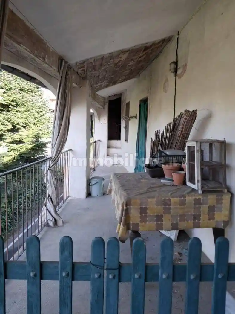 Villa in vendita a Laveno-Mombello