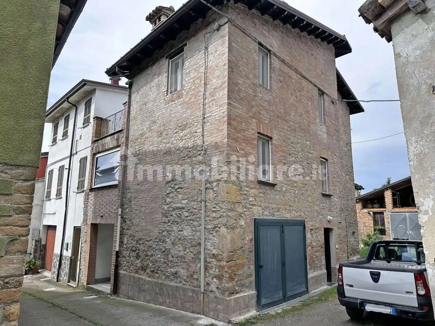 Villa in vendita a Lugagnano Val d'Arda