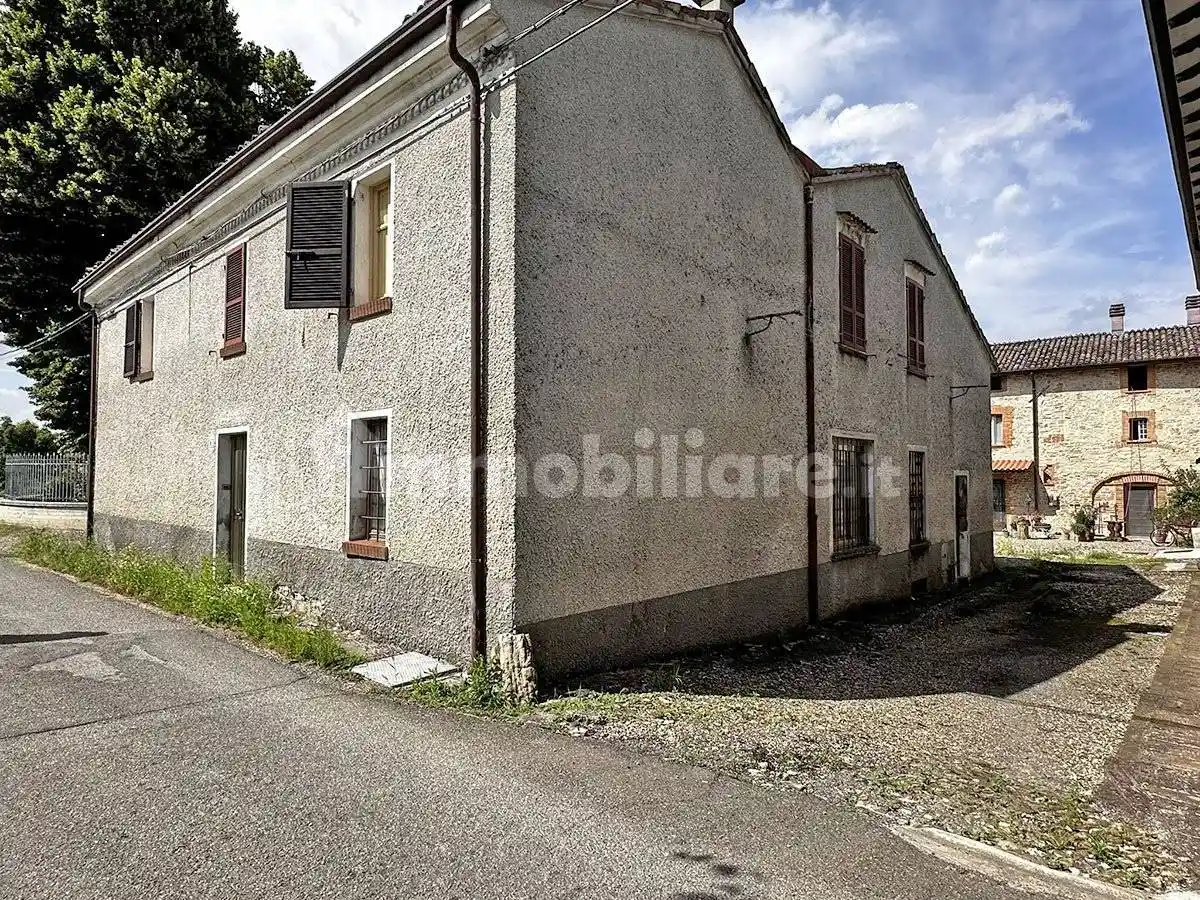 Villa in vendita a Carpaneto Piacentino