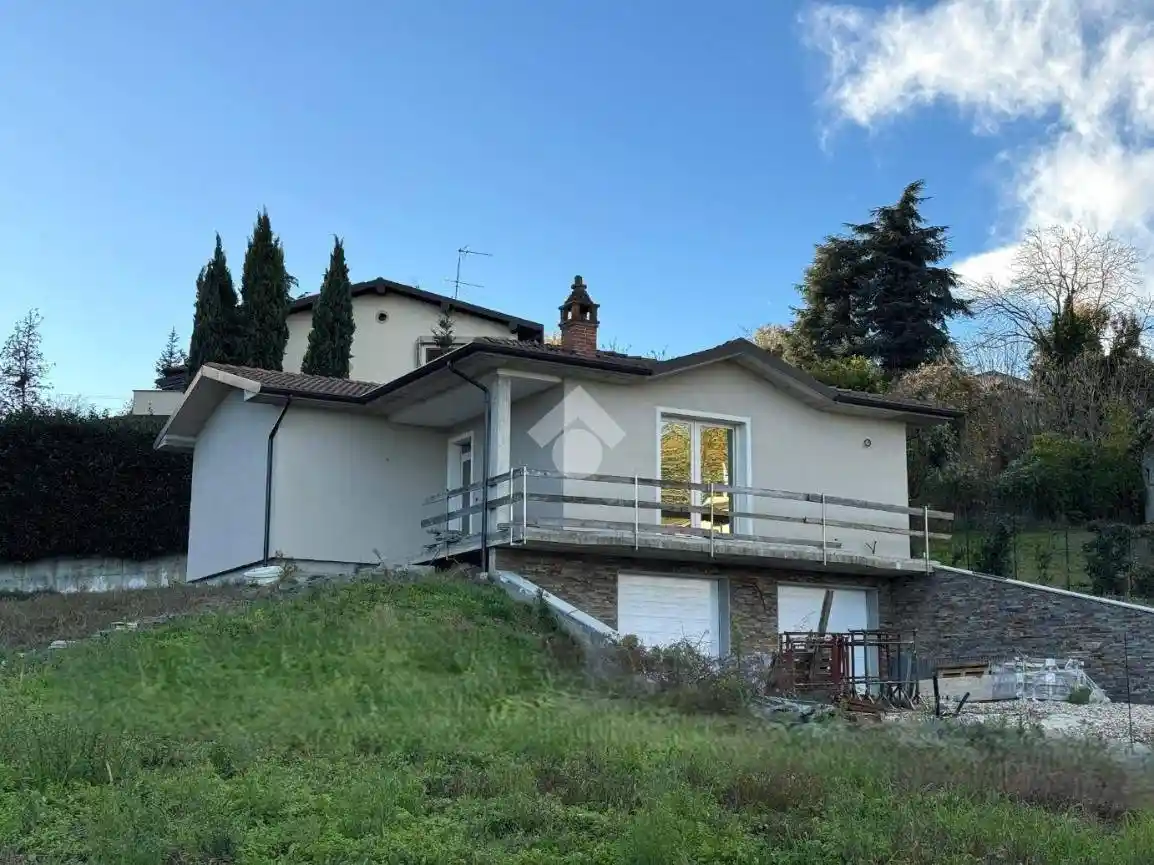 Villa in vendita a Stradella