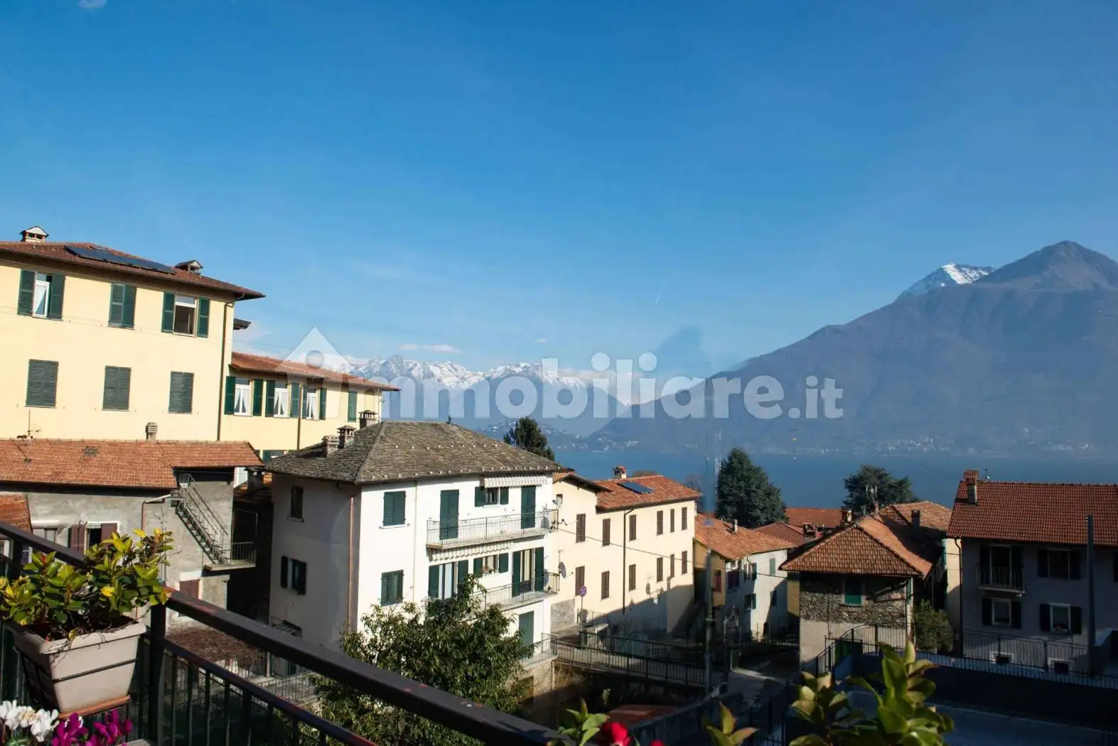 Appartamento in vendita a Pianello del Lario