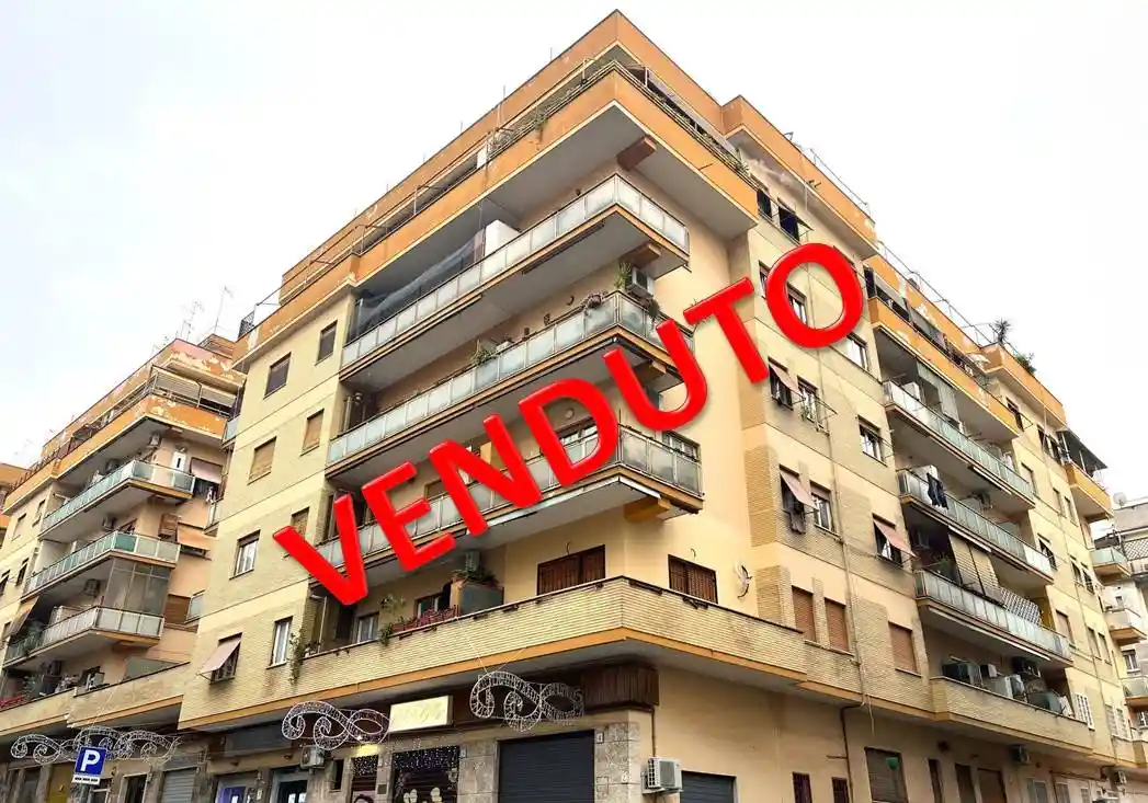 Appartamento in vendita a Roma