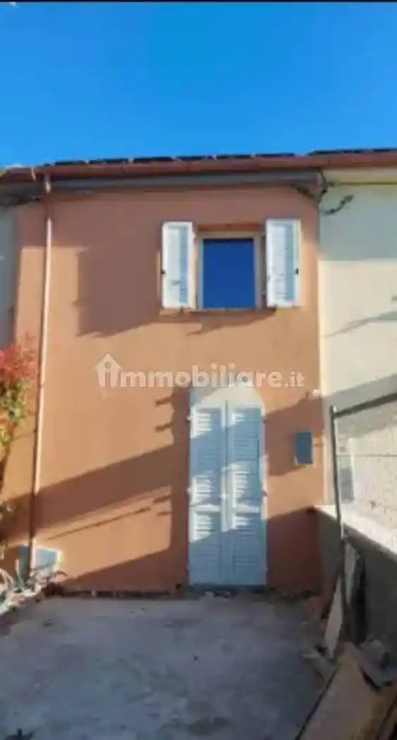 Casa indipendente in vendita a Bisuschio