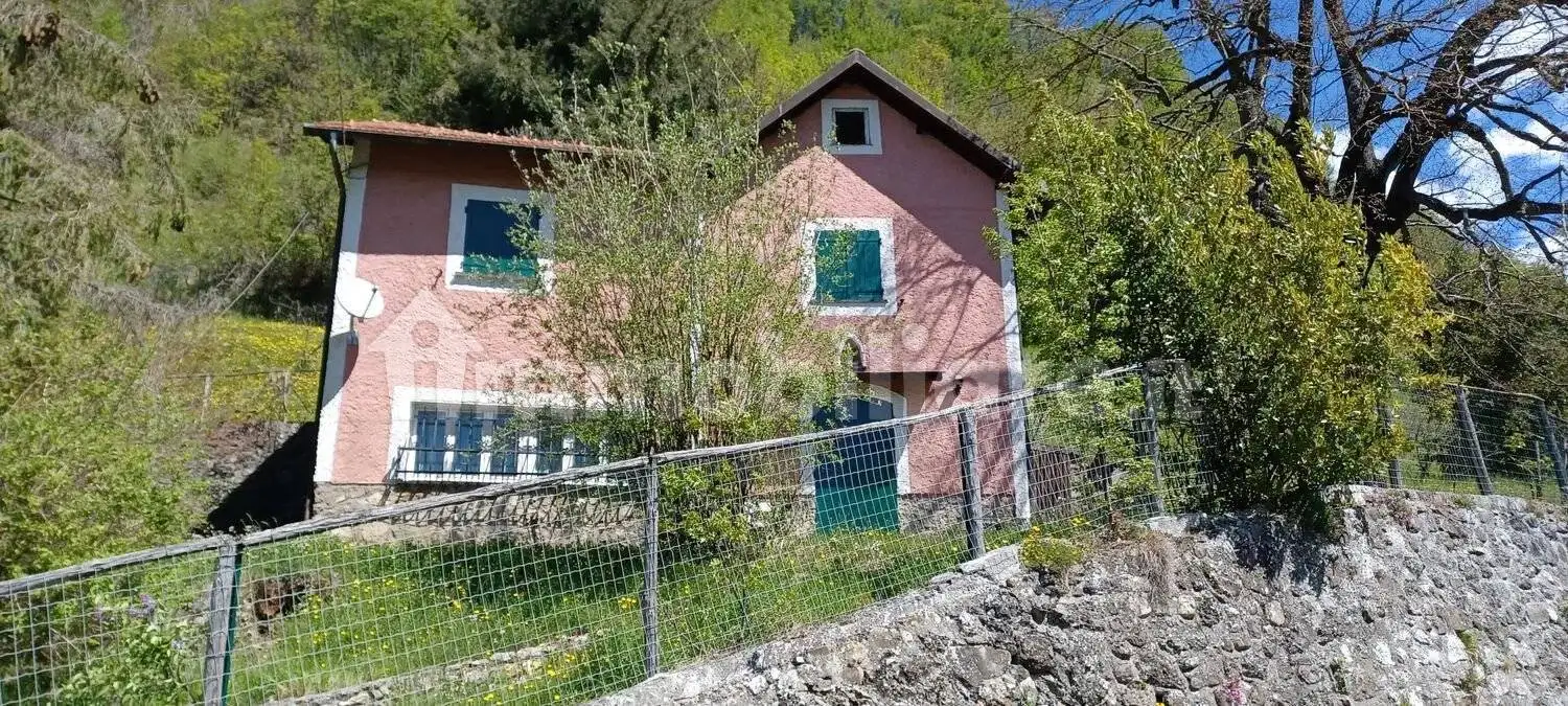 Villa in vendita a Crocefieschi