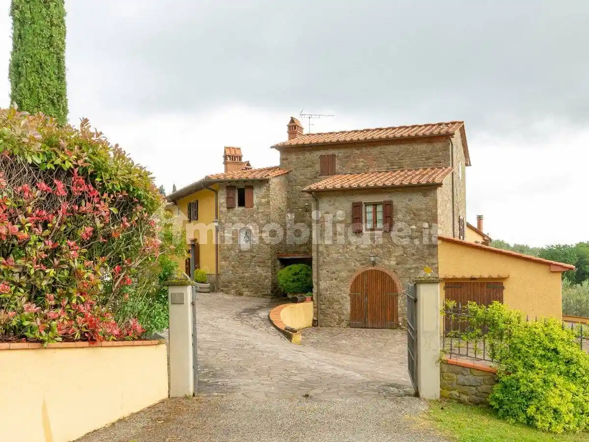 Villa in vendita a Carmignano