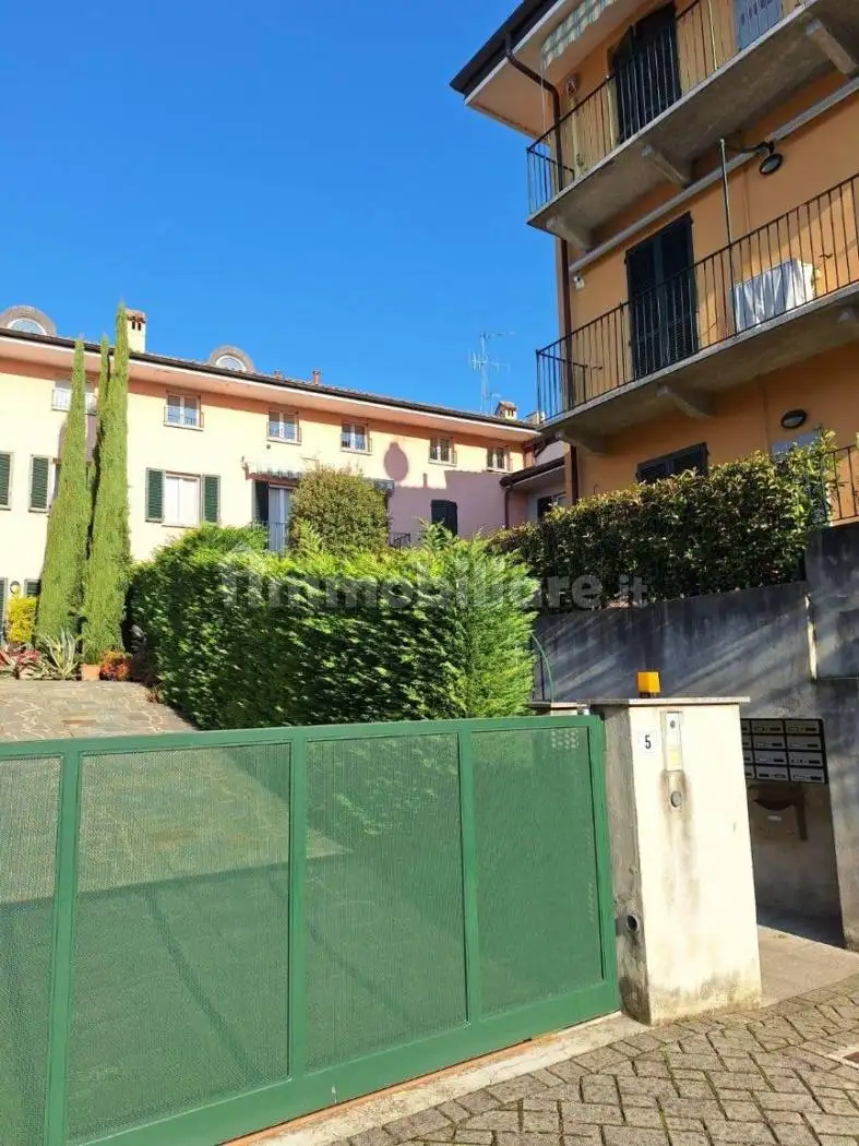 Trilocale buono stato, secondo piano, Centro, Bosisio Parini - foto 2