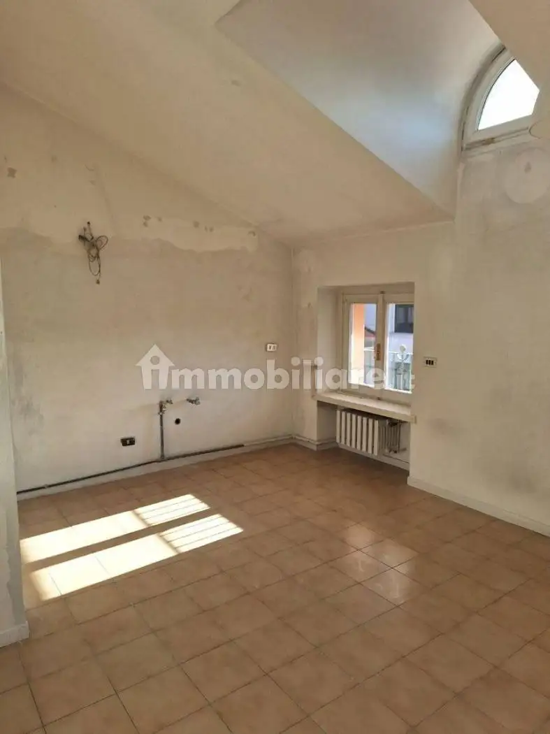 Trilocale buono stato, secondo piano, Centro, Bosisio Parini - foto 4