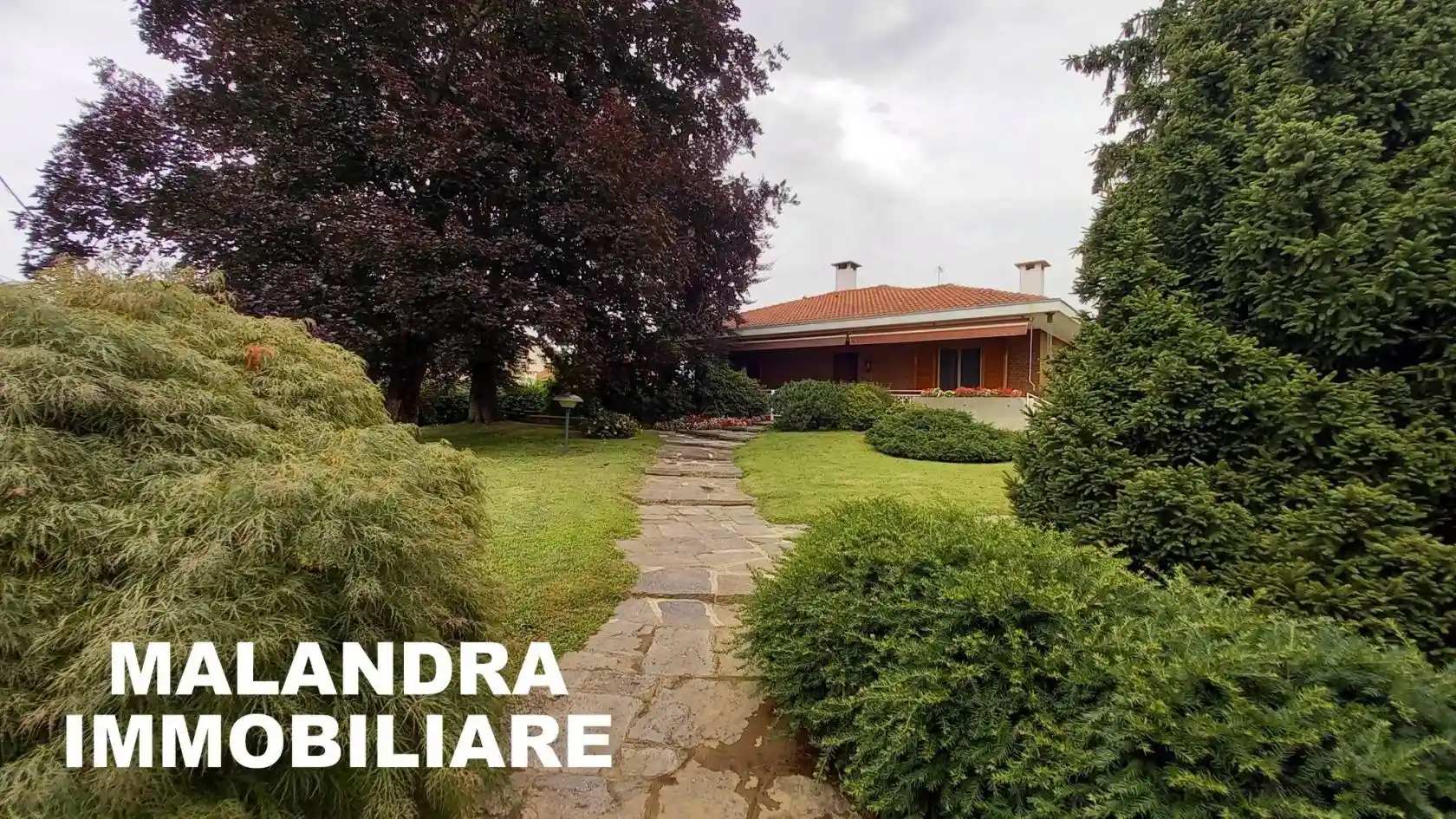 Villa in vendita a Bellinzago Novarese