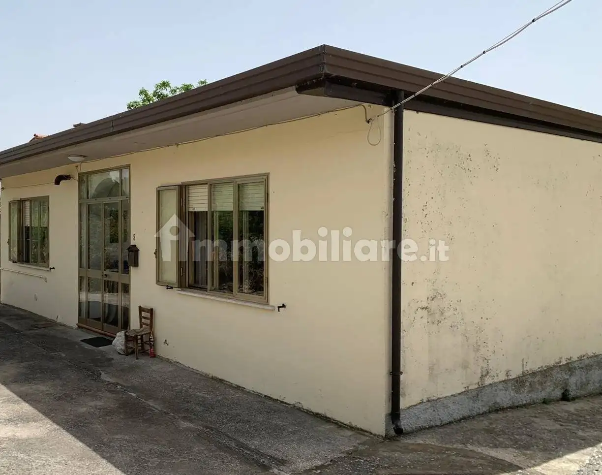 Villa in vendita a Macchiagodena