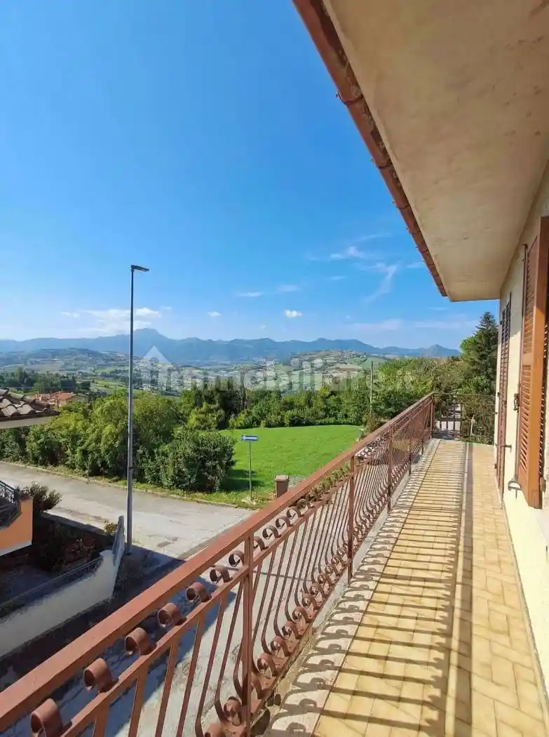 Villa in vendita a Cupramontana