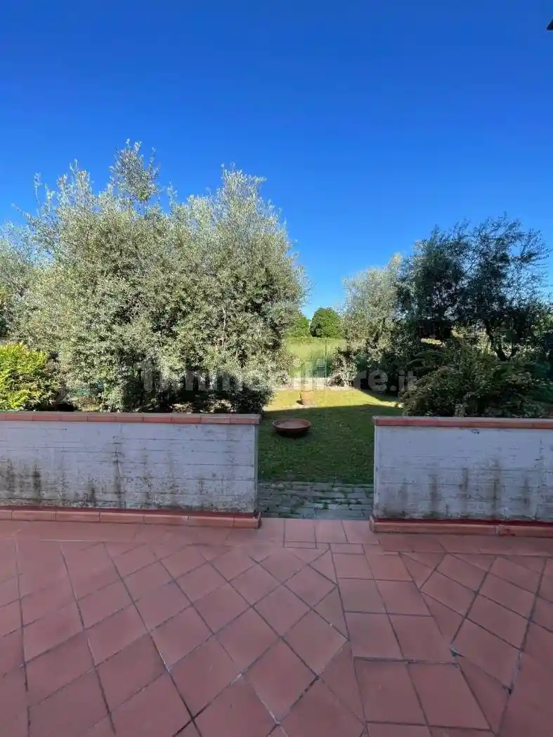 Casa indipendente in vendita a Prato