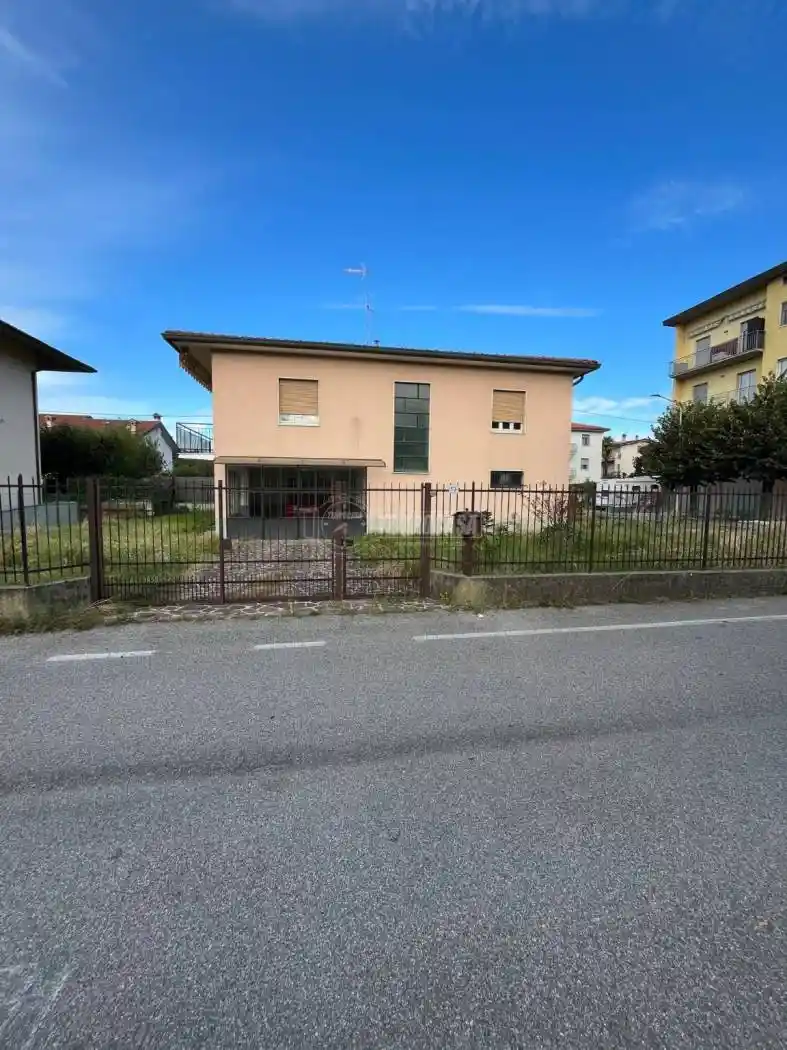 Villa in vendita a Mozzo