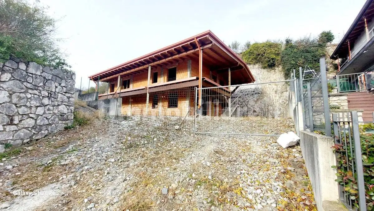 Villa in vendita a Malegno